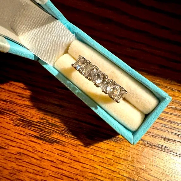 Vintage sterling silver engagement ring signed 925 DQ CZ / Size 6 - Picture 1 of 8